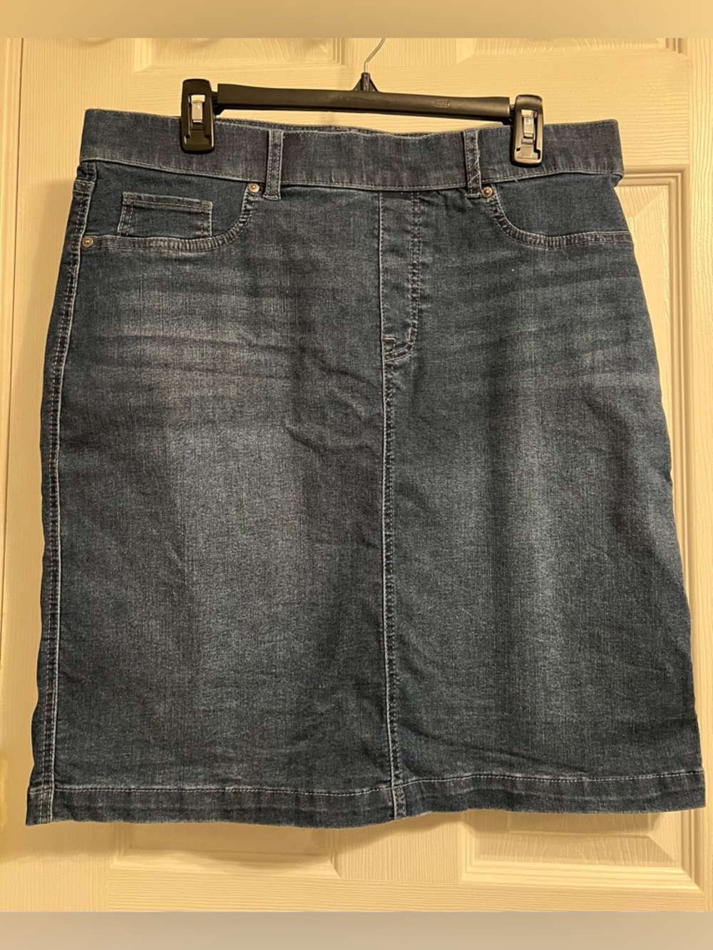 Gloria Vanderbilt Classic Dark Wash Denim Skirt